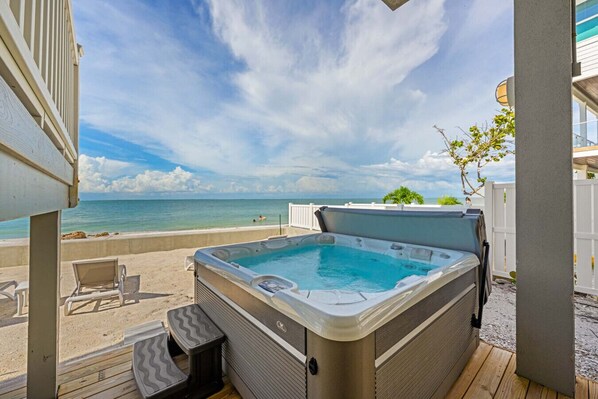 Terrace/patio - Serendipity - Beach Front 4/3 (Anna Maria)