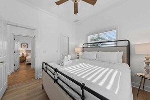 4 bedrooms, iron/ironing board, travel crib, free WiFi - Serendipity: Beachfront House with Hot Tub & Golf Cart (Anna Maria)