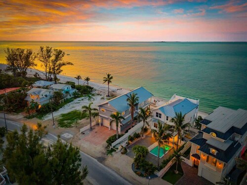 Serendipity | Beachfront | Hot Tub | Golf Cart | Elevator