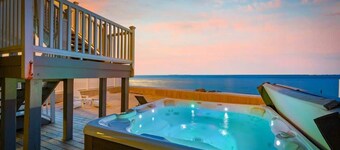 Serendipity: Beachfront House with Hot Tub & Golf Cart