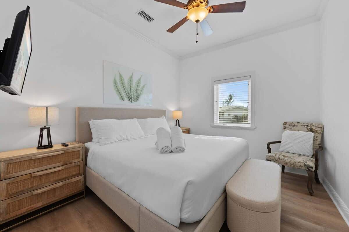 4 bedrooms, iron/ironing board, travel crib, free WiFi