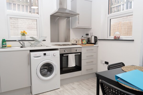 Apartment, Private Bathroom, City View (Saville Flat Sunderland) | Private kitchen