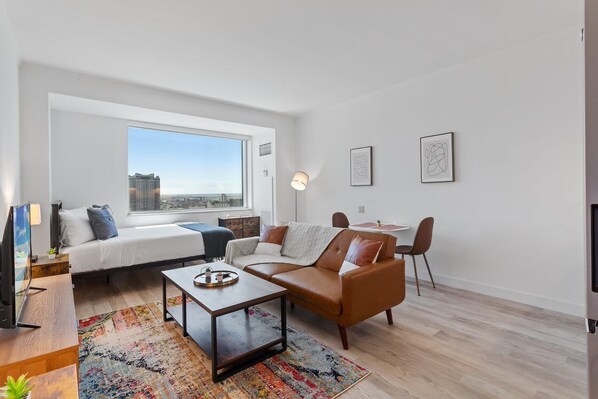 Téléviseur, bureau