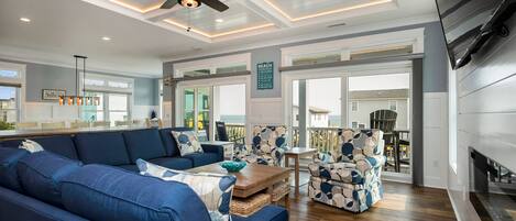 Televisión y chimenea