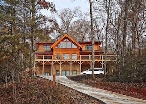 Exterior - Gated Community, Hot Tub, Game Room (Lake Lure)