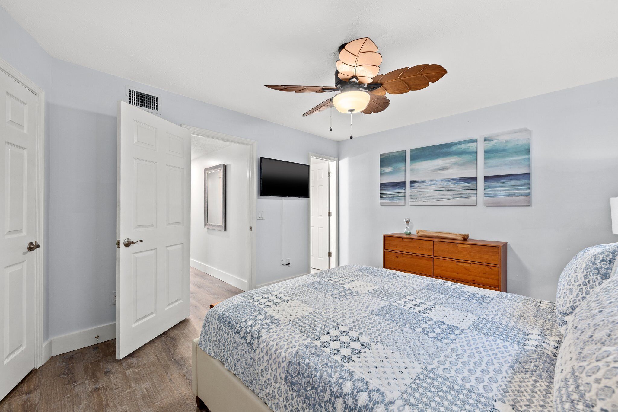 2 chambres, fer et planche à repasser, Wi-Fi gratuit, draps fournis