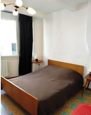 2 chambres, fer et planche à repasser, draps fournis