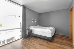 2 bedrooms, travel crib, free WiFi, bed sheets