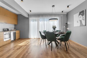 Fridge, microwave, dishwasher, coffee/tea maker - Luxury's 2 Bedroom Apartment in Downtown Reykjavik with Included parking (Reykjavík)