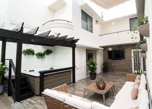 Bain à remous extérieur