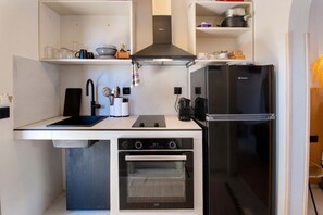 فرن، ماكينة لصنع القهوة/الشاي