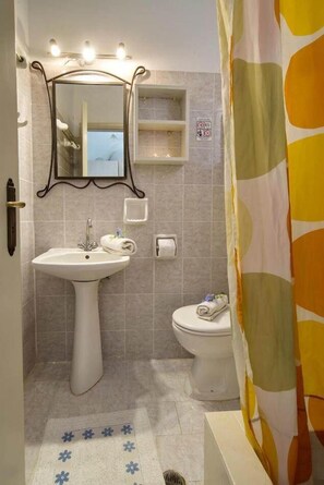 تجهيزات دش، مجففات شعر، مناشف