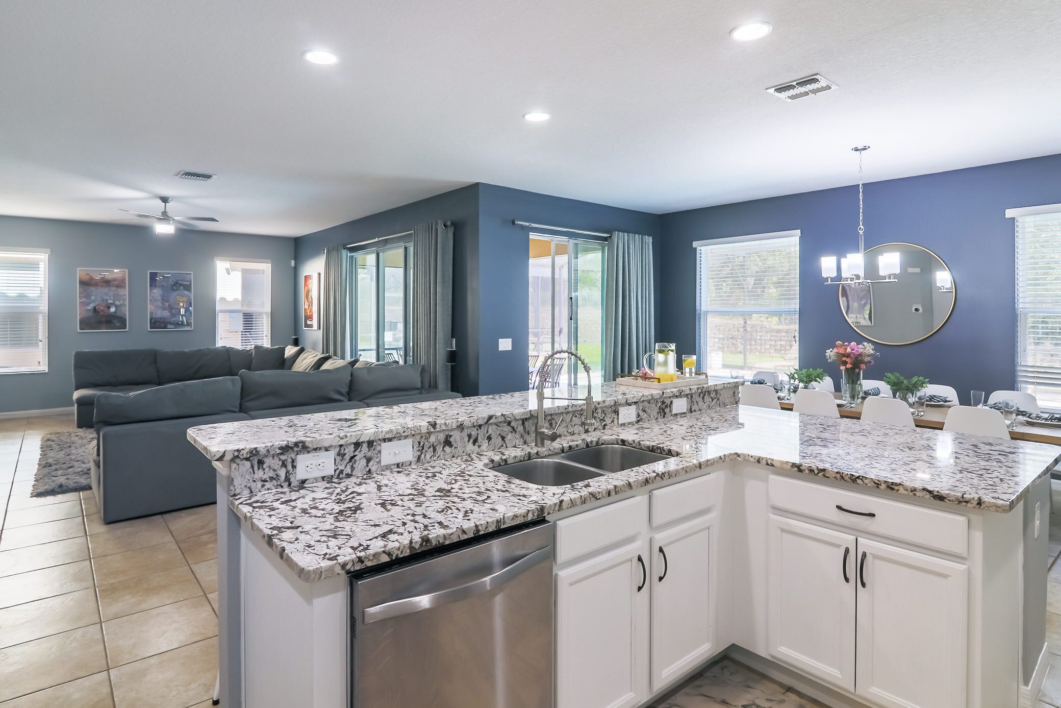 Condo, Multiple Beds, Hot Tub | Private kitchen | Fridge, microwave, oven, stovetop