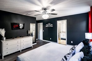 Condo, Multiple Beds, Hot Tub | 6 bedrooms, free WiFi - Worth Melting For (Davenport)