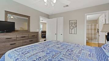 Condo, Multiple Beds, Kitchen, Garden View (Valley View Retreat) | 2 bedrooms, individually decorated, individually furnished, free WiFi