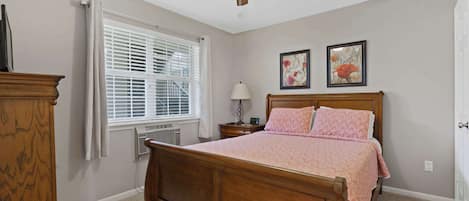 Condo, Multiple Beds, Kitchen, Garden View (Valley View Retreat) | 2 bedrooms, individually decorated, individually furnished, free WiFi