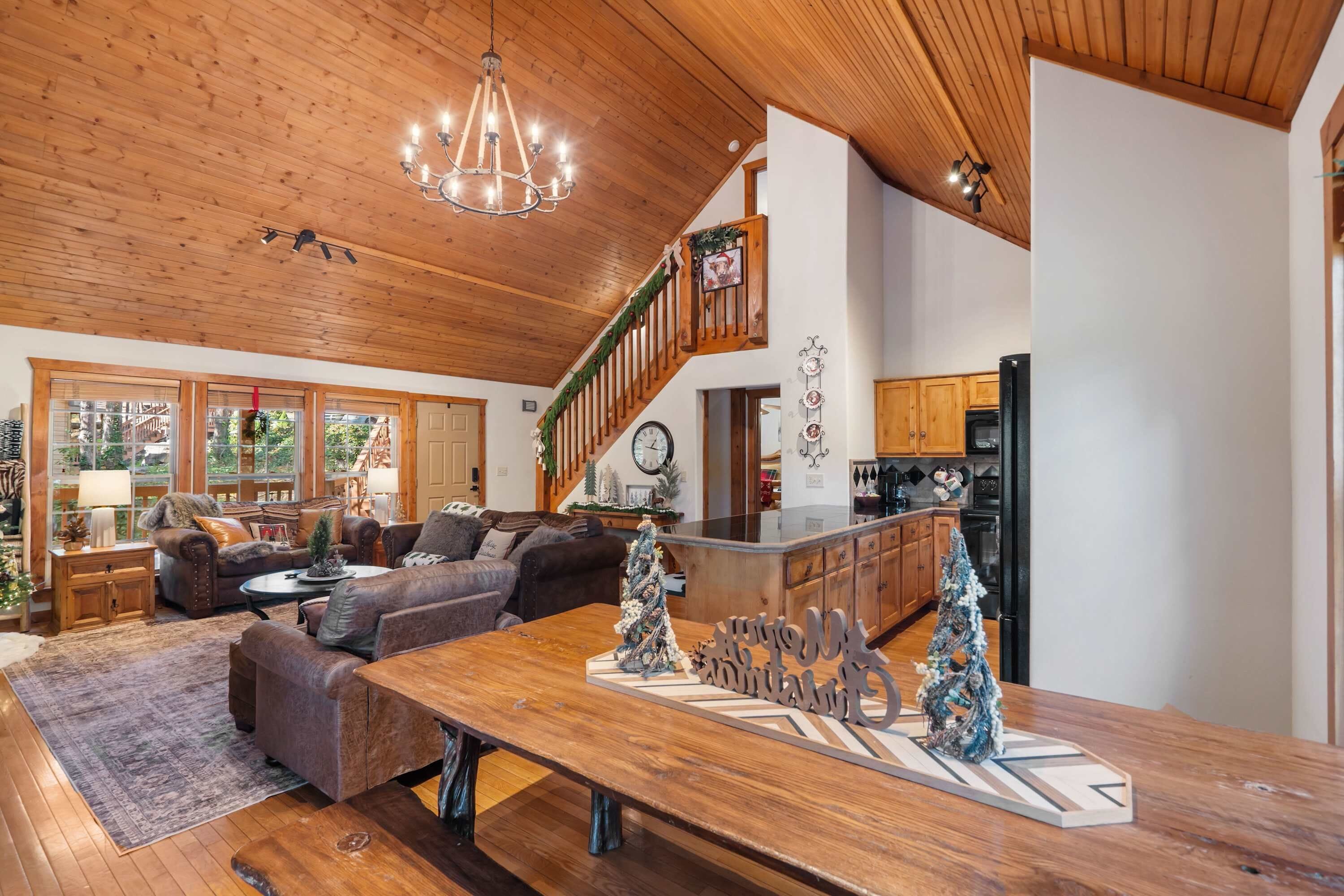 Cabin, Multiple Beds, Balcony, Golf View (The Lodge on the Creek) | Lobby