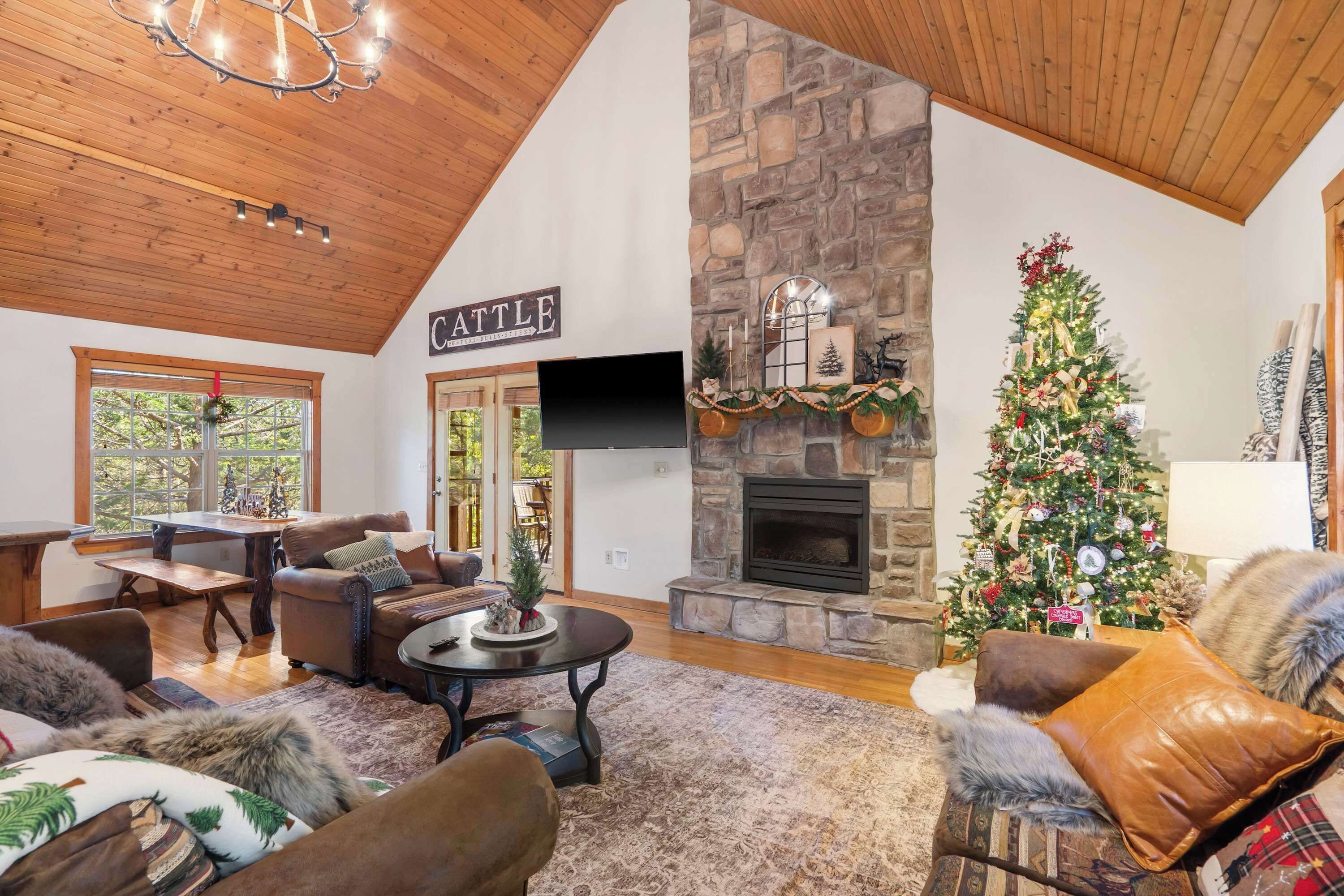 Cabin, Multiple Beds, Balcony, Golf View (The Lodge on the Creek) | Living area | 42-inch flat-screen TV with digital channels