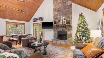 Cabin, Multiple Beds, Balcony, Golf View (The Lodge on the Creek) | Living area | 42-inch flat-screen TV with digital channels