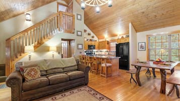 Cabin, Multiple Beds, Balcony, Golf View (The Lodge on the Creek) | Living area | 42-inch flat-screen TV with digital channels