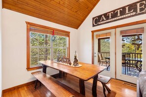 Cabin, Berbilang Katil, Balcony, Golf View (The Lodge on the Creek) | Tempat makan