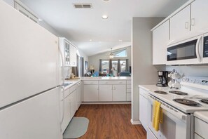 Condo, Multiple Beds, Patio, Garden View (Guest House at The Greens ) | Private kitchen | Coffee/tea maker - Guest House at The Greens - Dolly Parton's Stampede (Branson)