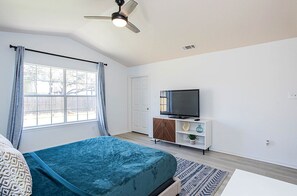 3 bedrooms, bed sheets