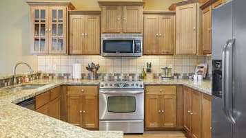 Condo, Multiple Beds, Balcony (Taneycomo Retreat) | Private kitchen | Coffee/tea maker