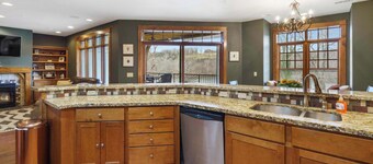 Taneycomo Retreat - Lakefront Condo