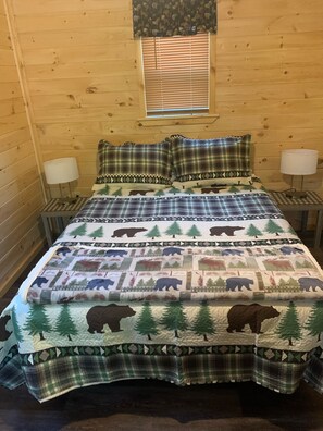2 bedrooms, free WiFi, bed sheets - Cozy cabin with direct atv/snowmobile trail access (Abbot)