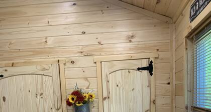 Cozy cabin with direct atv/snowmobile trail access