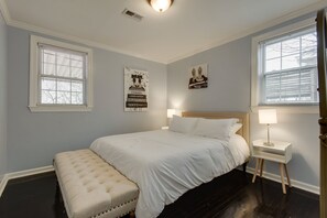 House, Multiple Beds, Hot Tub | 5 bedrooms, bed sheets