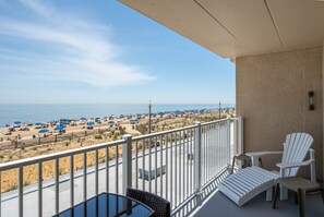 Casa, varias camas, cocina | Balcón