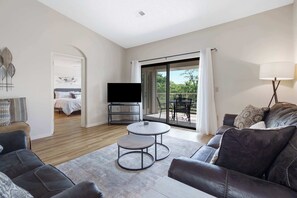 Condo, Multiple Beds, Balcony, Garden View (Skyline View at the Foothills) | Living area | 42-inch flat-screen TV with digital channels - Skyline View at the Foothills (Branson)