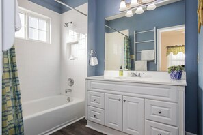 House, Multiple Beds, Patio (Cozy Retreat on Lake LBJ) | Bathroom | Towels, soap, shampoo, toilet paper