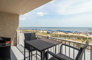 Outdoor dining - Seaside Star On The Boardwalk! (Rehoboth Beach)