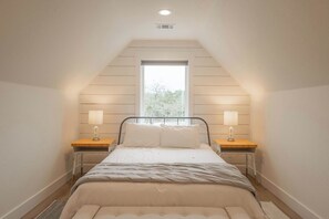 Studio Suite, 1 Queen Bed, Garden View (Scarlet Ridge Retreat) | 1 bedroom, individually decorated, individually furnished, desk - Scarlet Ridge Retreat - Near Wineries & DT Austin! (Austin)