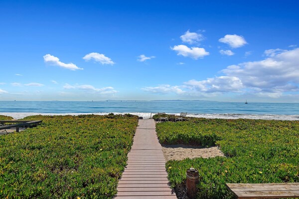 Garden Cottage - Miramar Beach With Shared Deck - Butterfly Beach, CA