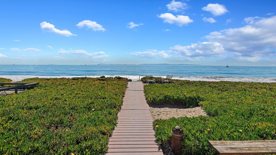 Garden Cottage - Miramar Beach With Shared Deck