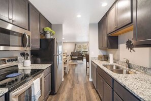 Condo, Multiple Beds, Balcony, Garden View (Rockwall Cottage) | Private kitchen
