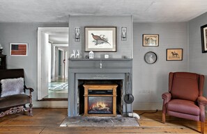 Interior - Berkshires Family Inn – For Getaways & Big Groups! Walkable to Butternut! (Great Barrington)