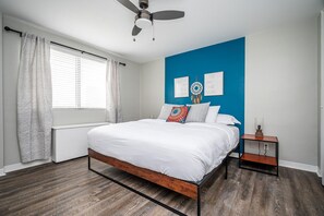 2 bedrooms, desk, iron/ironing board, WiFi