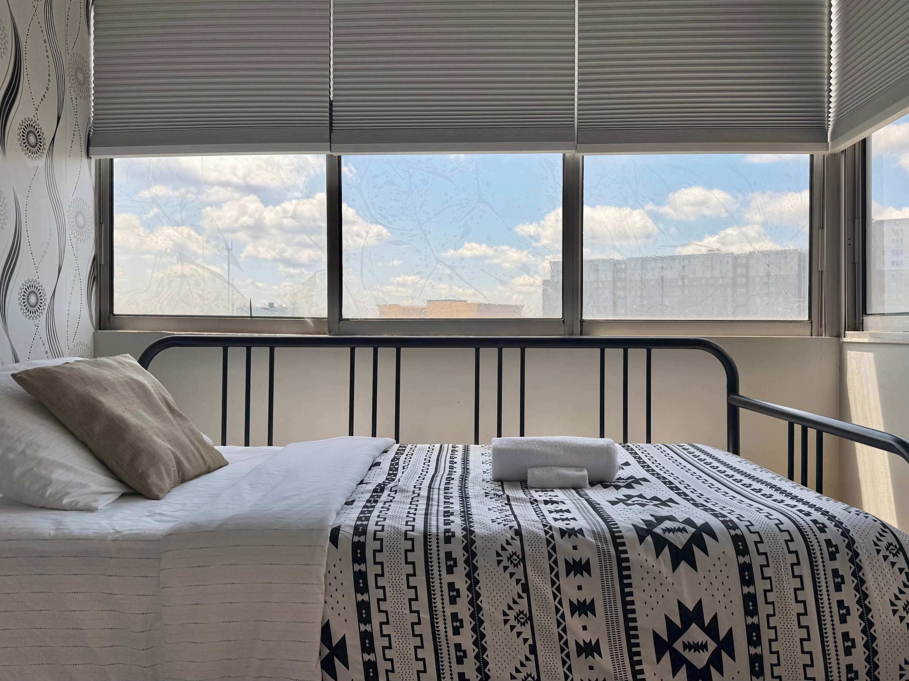 1 bedroom, desk, iron/ironing board, WiFi