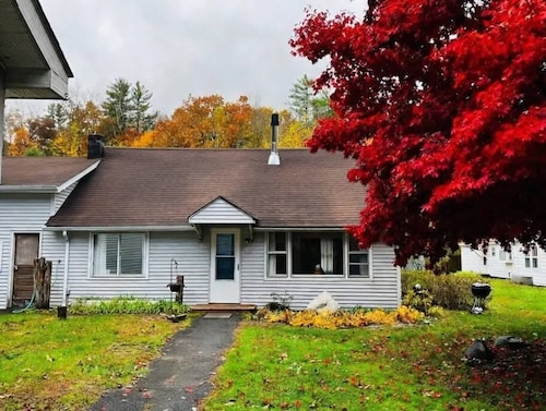 Quaint Cottage w/ Peloton & Sauna near Hiking