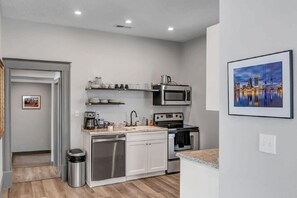 Nicht klassifiziertes Bild, 3 von 32, Schaltfläche