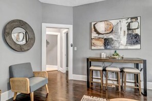 Unclassified image, 5 of 33, button