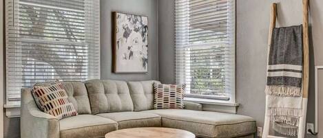 Fernseher, Kamin, Arbeitsbereiche