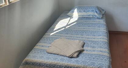 Apt. 1 quiet and safe, well located.