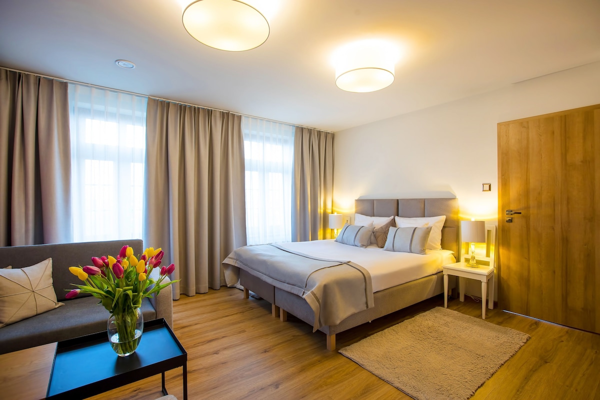 Een kluis op de kamer, gratis wifi, individueel gedecoreerd, beddengoed