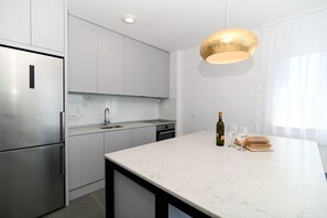 アパートメント | 専用キッチン | 大型冷蔵庫、オーブン、コンロ、食器洗い機